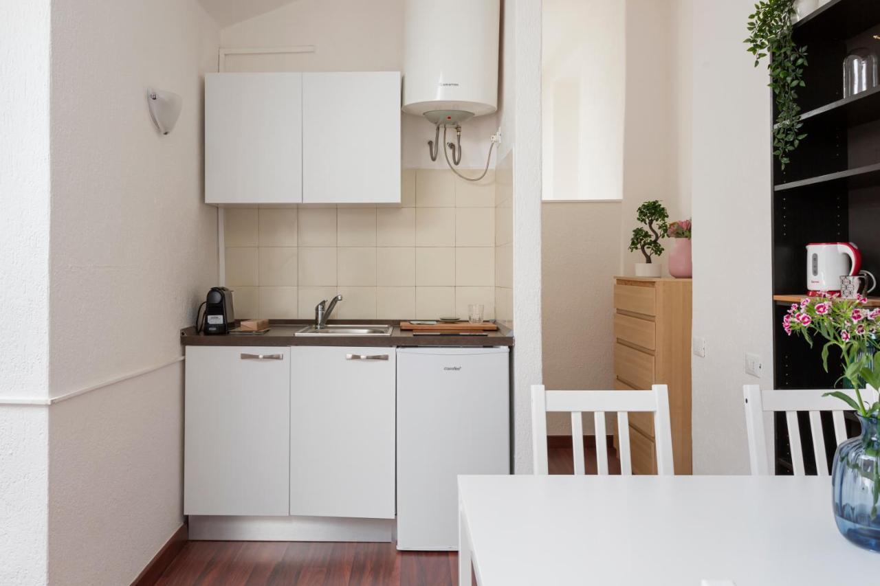 1 Bedroom Apt - Duomo 4 มิลาน ภายนอก รูปภาพ